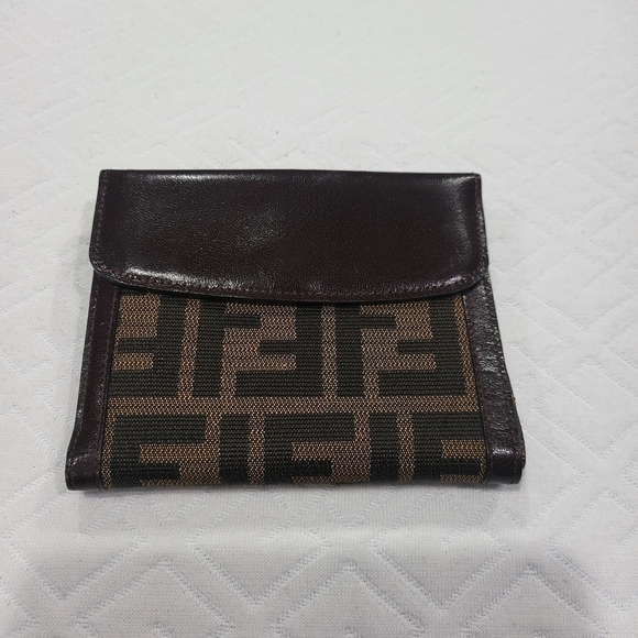 Fendi Brown Wallet with Iconic Monogram Pattern - Picture 1 of 7